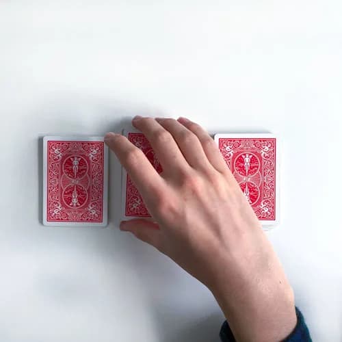 3 Stapel von Karten